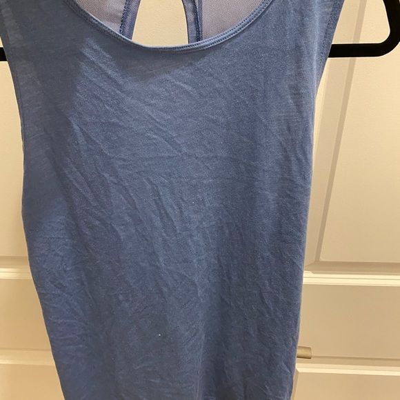 Nike Dry fit tank top with the back out - Picture 2 of 8